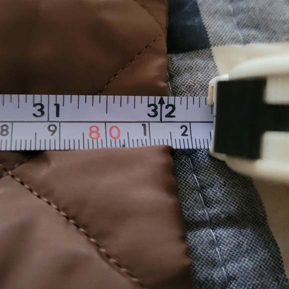 Puffer Vest Women's XL (16-18) - Picture 7 of 10